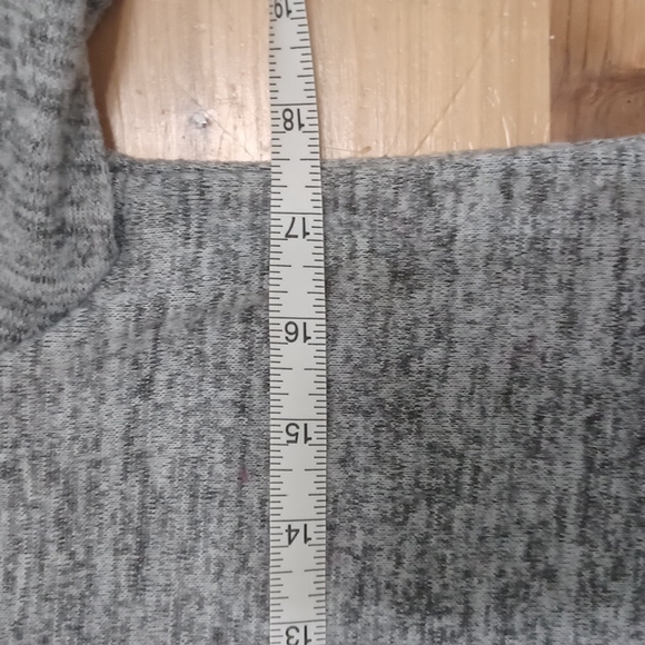 Alya gray sweater size S - Picture 5 of 9